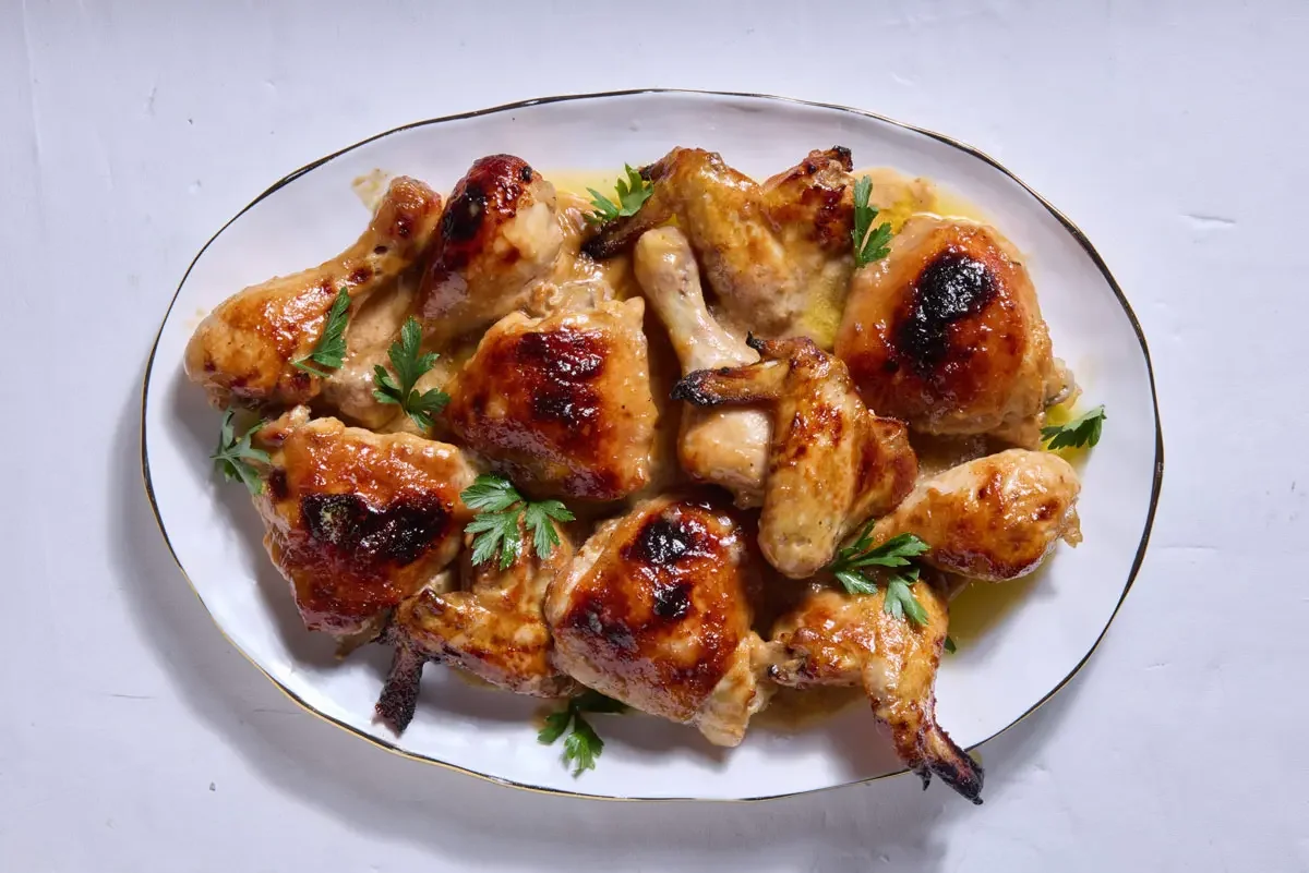 Frango Assado com Maionese: Receita Suculenta e Douradinha de Forno