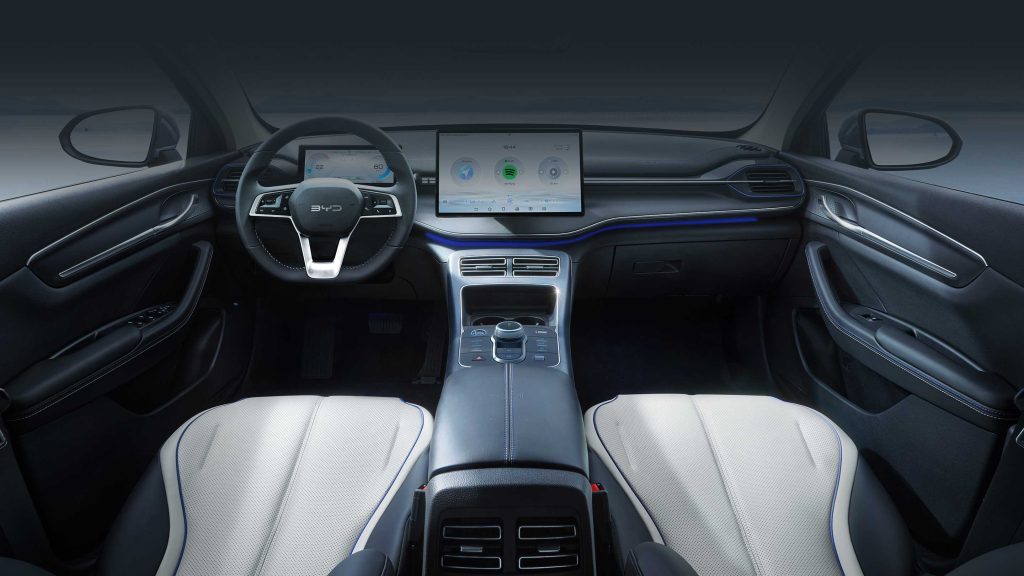 BYD King EV Interior e conectividade